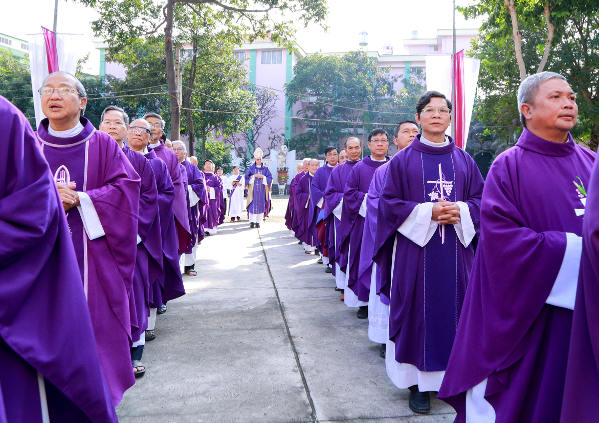Tòa Tổng Giám mục Sài Gòn: Thông báo về Thánh lễ cầu nguyện cho các Giám mục và linh mục đã qua đời trong tháng 11.2019