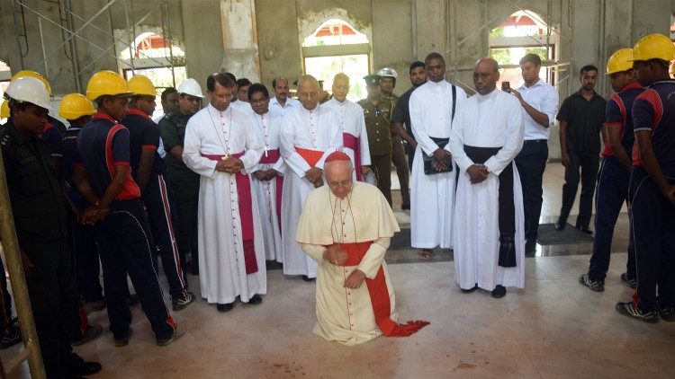 Đức Hồng Y Fernando Filoni thăm Sri Lanka