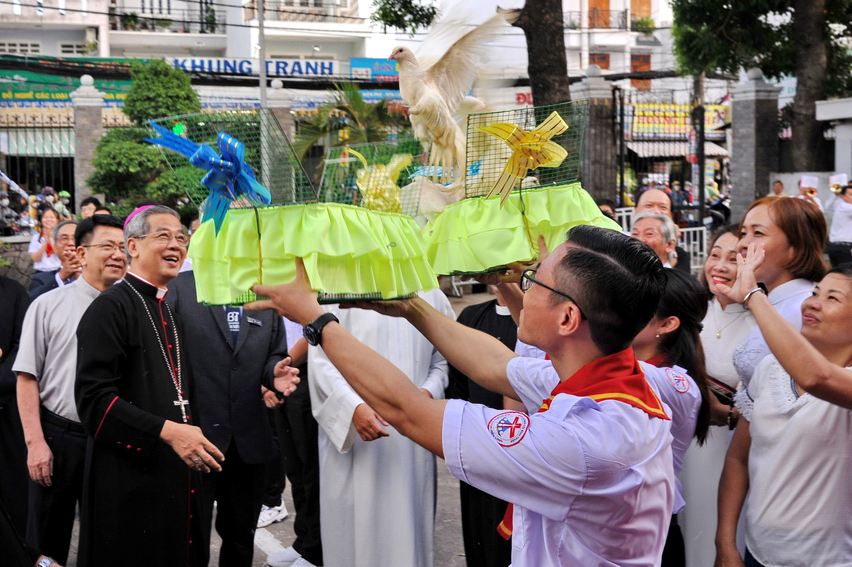 Giáo xứ Bình Thuận: Hồng ân Chúa Thánh Thần 25-9-2020