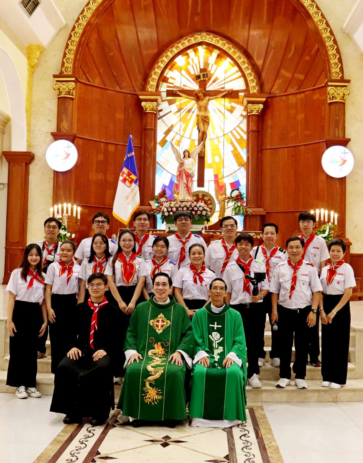 Giáo xứ Bùi Phát: Thánh lễ Tạ ơn, mừng bổn mạng và ra mắt Xứ đoàn Thiên Thần Raphael 2025