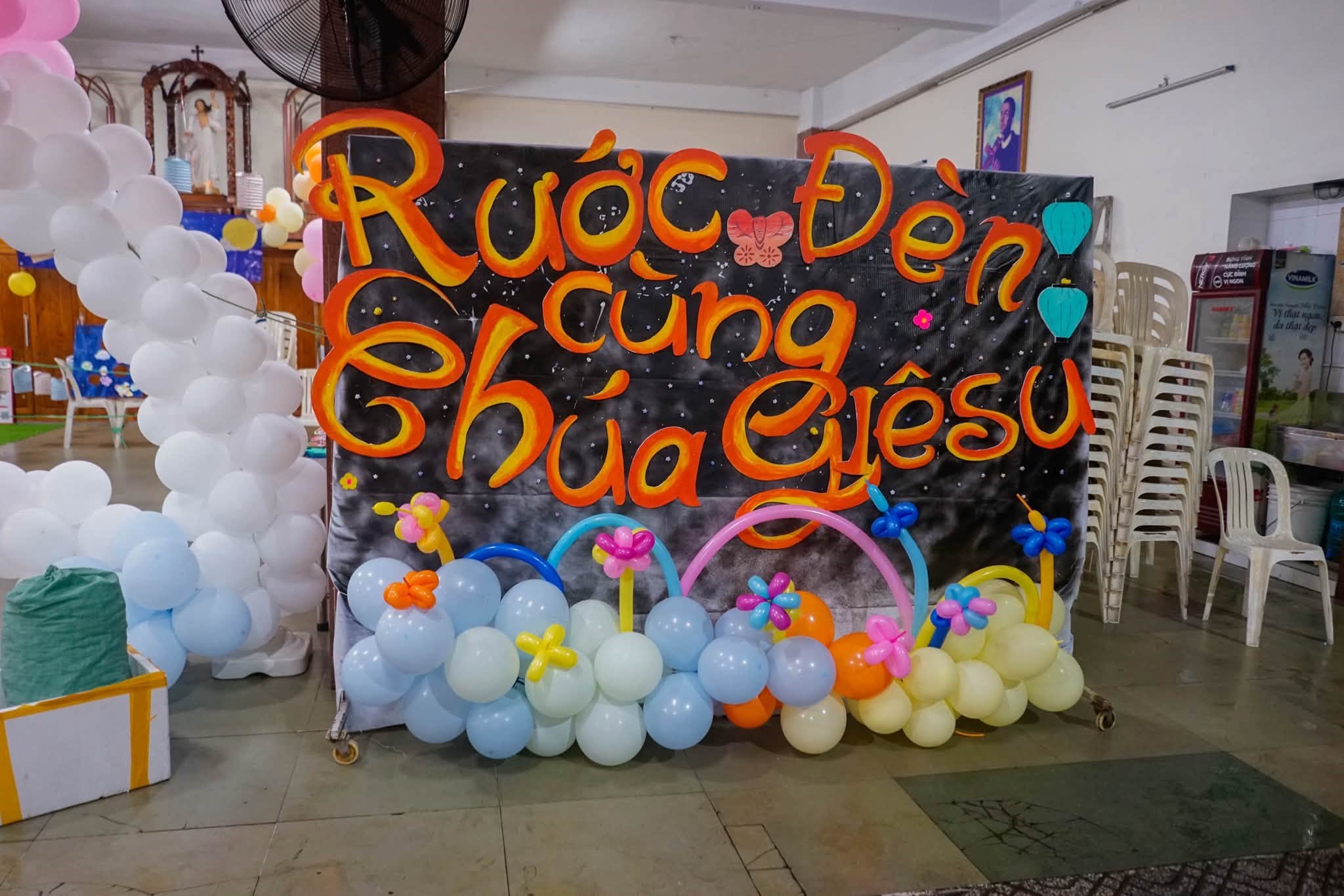 Thiếu nhi Giáo xứ Hòa Hưng “rước đèn cùng Chúa Giêsu”
