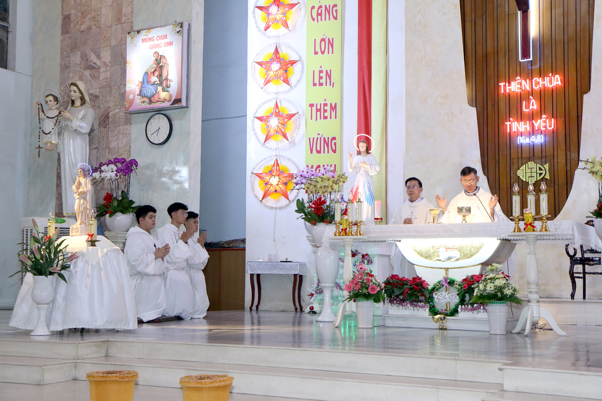 Giáo xứ Tân Trang: Ban lễ sinh mừng bổn mạng 2020