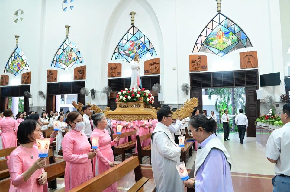 Hội Lòng Chúa Thương Xót giáo xứ Tân Phước long trọng mừng lễ
