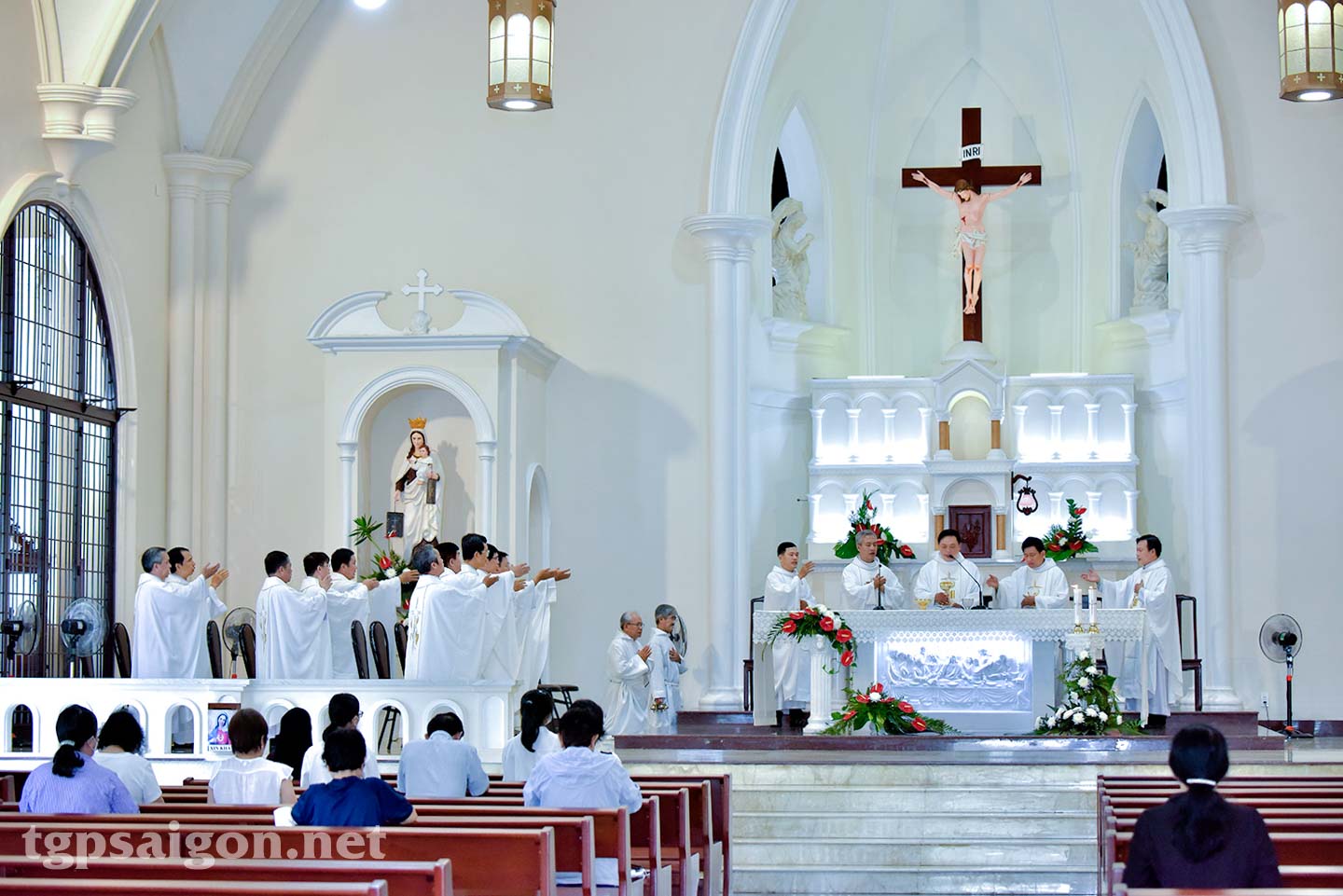 Quý linh mục khóa 9 dâng thánh lễ Tạ ơn tại Dòng Cát Minh Sài Gòn 28-6-2022