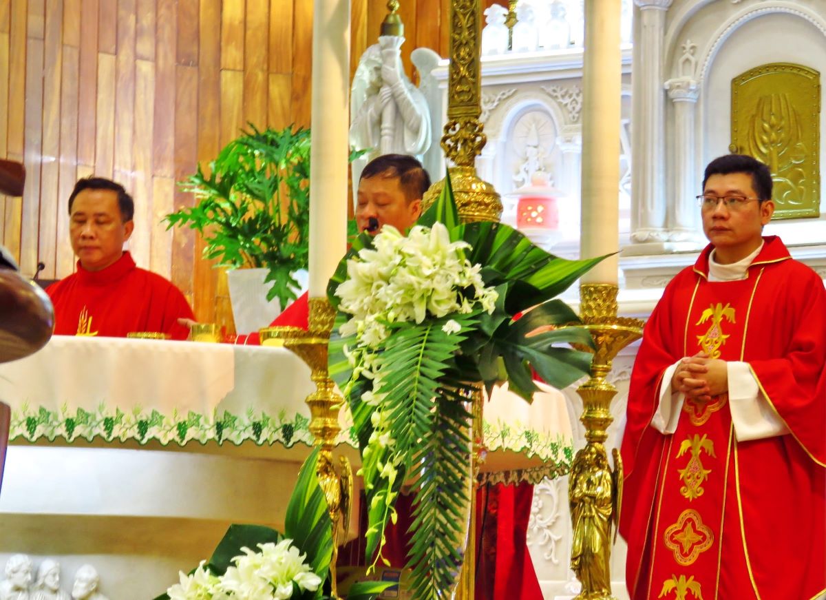 Thánh lễ tạ ơn kết thúc sứ vụ cha phó Thị Nghè của linh mục GB Nguyễn Xuân Bình