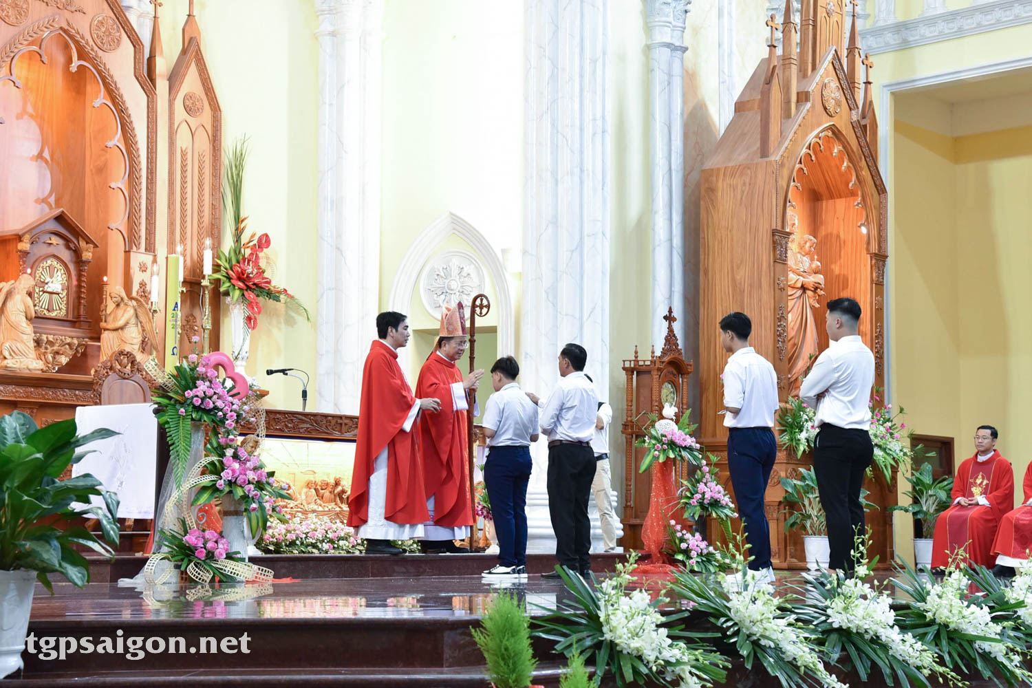 Giáo xứ Bình Thuận hạt Bình An: Hồng Ân Thánh Thần 2022