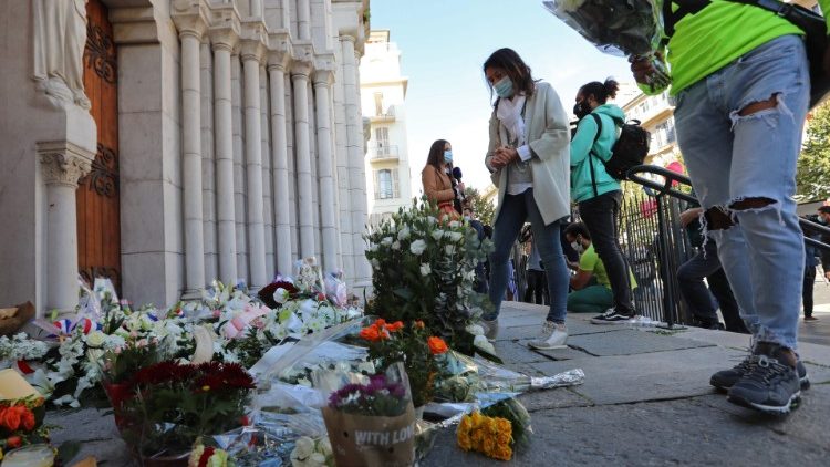 Các giám mục Pháp và các nước liên đới với các nạn nhân và nước Pháp trong thảm kịch khủng bố tại nhà thờ chính tòa Nice