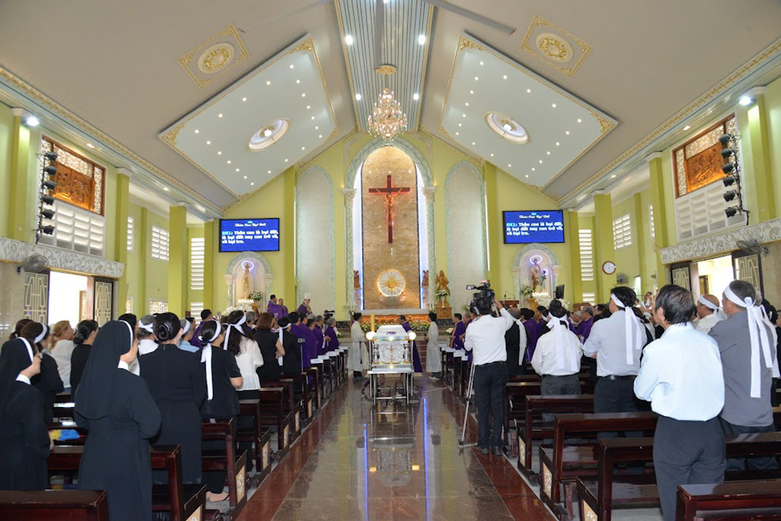 Giáo xứ Bình Thái: Thánh lễ an táng ông cố Luca Nguyễn Công Phi