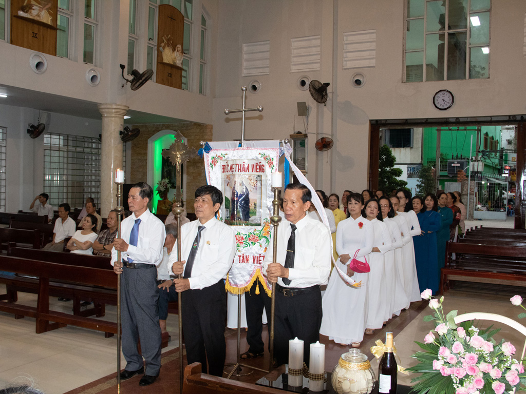 Giáo xứ Tân Việt: Mừng Bổn mạng Gia đình Phúc âm ngày 26-5-2020