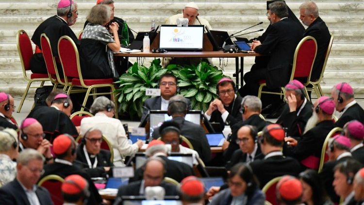 Buổi khai mạc Đại hội Thượng Hội đồng lần thứ XVI: Giáo hội phải học ngữ pháp của tính hiệp hành