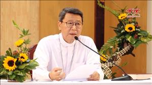 ĐGM Phêrô Nguyễn Văn Khảm thuyết trình "Sứ vụ tông đồ trong Kinh Thánh" trong Khóa Thường Huấn cho các nữ tu