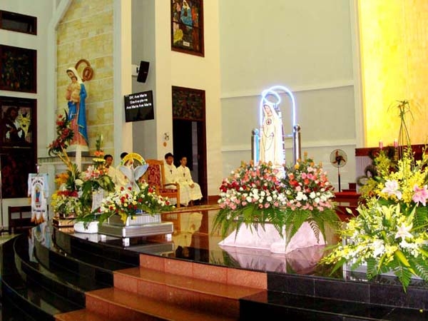 Giáo xứ Phú Bình: Khai mạc tháng hoa Đức Mẹ