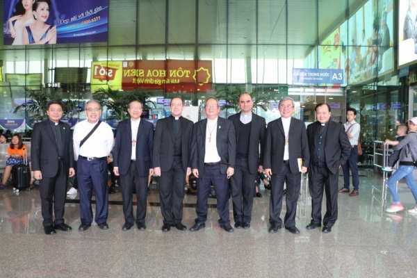 Phái đoàn Bộ Ngoại Giao của Tòa Thánh thăm TGP Sài Gòn